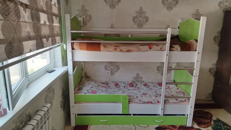 Двухэтажный кровать для детей
