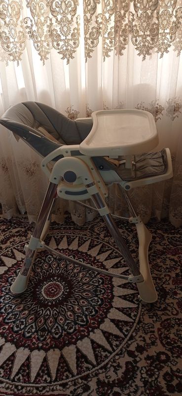 Детский стульчик для кормления