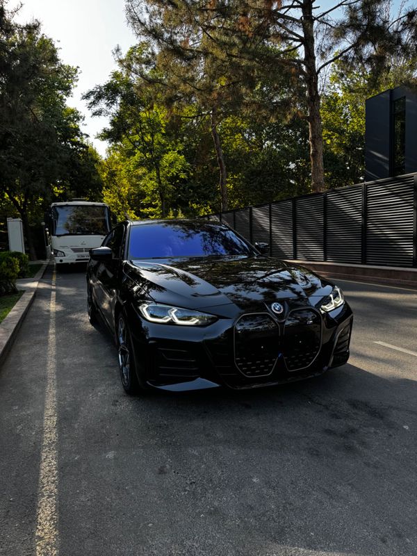 BMW i4 edrive 40 BMW i4 edrive 40