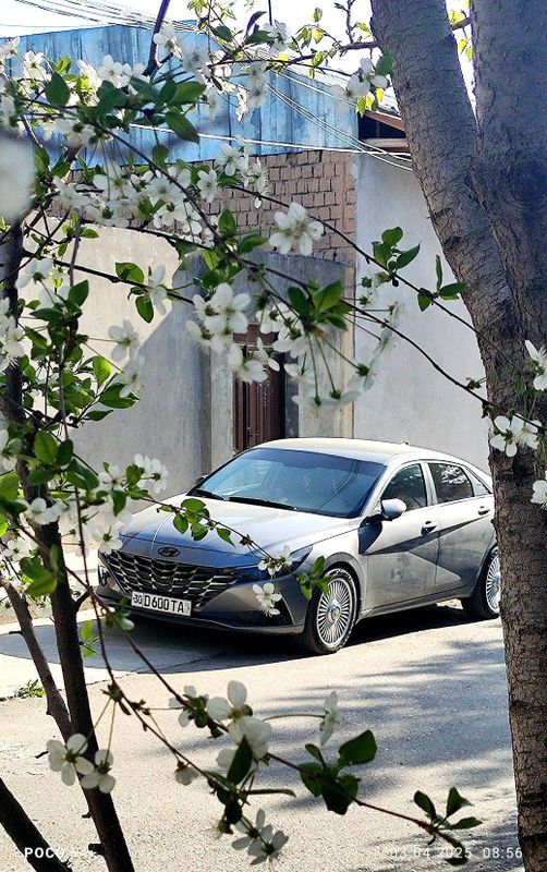 Hyundai Elantra yangidek turibdi Obmen ham bor Hyundai Elantra yangidek turibdi Obmen ham bor