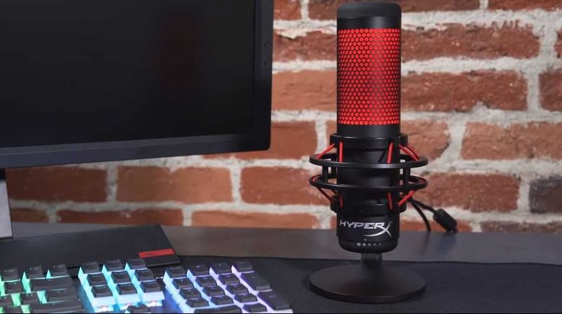 Mikrafon hyperx quadcast
