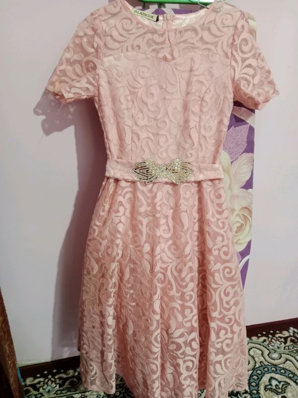 pushti vecherniy koʻylak 38 razmerli pushti vecherniy koʻylak 38 razmerli
