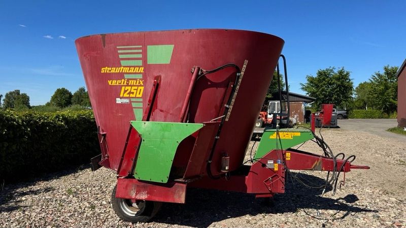 Strautmann verti-mix 1250, Yem aralashtiradigam MIXER. Strautmann verti-mix 1250, Yem aralashtiradigam MIXER.