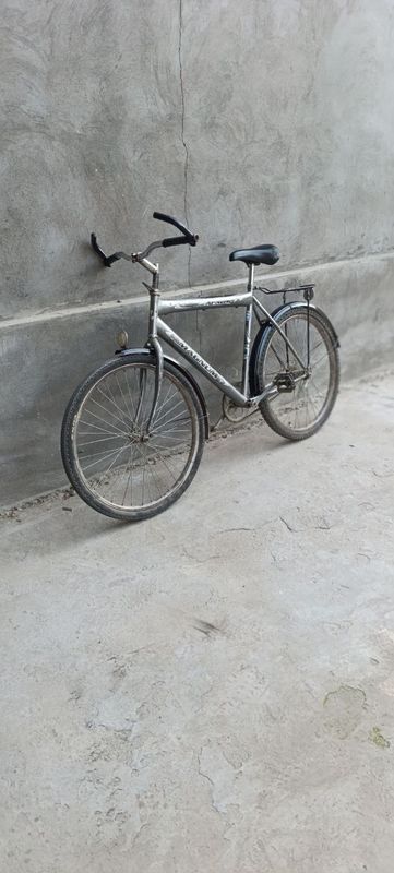 Velosiped sotiladi Velosiped sotiladi
