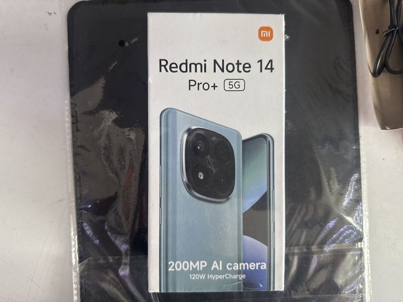 Продам новый Redmi Note 14 Pro + 5 G 12/512Gb