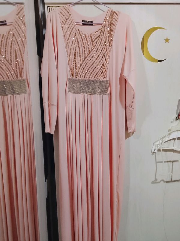 abaya koʻylak bir marta kiyilgan yangide 120
