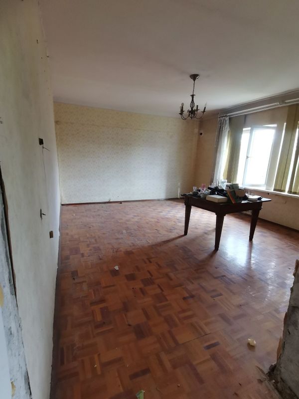 Продаётся пол Паркет размер 60×60 см в хорошем состоянии срочно Продаётся пол Паркет размер 60×60 см в хорошем состоянии срочно