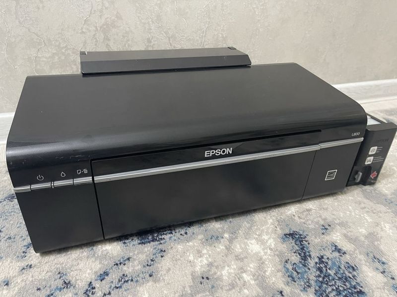 Продам цветной принтер Epson L800 Продам цветной принтер Epson L800