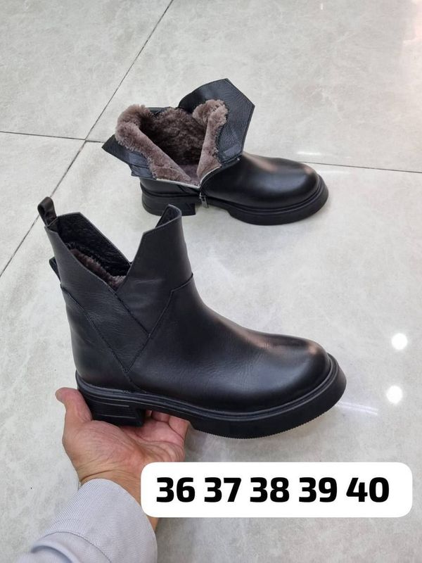 Продаются зимние кожаные ботинки 38 размера