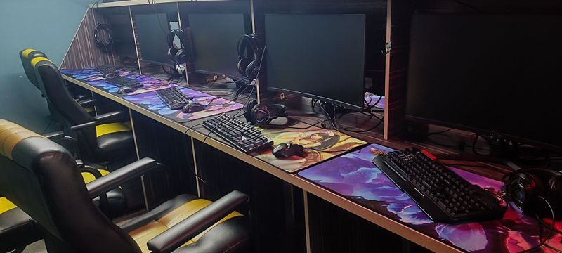 Ishlab turgan biznes kompyuter game klub Ishlab turgan biznes kompyuter game klub