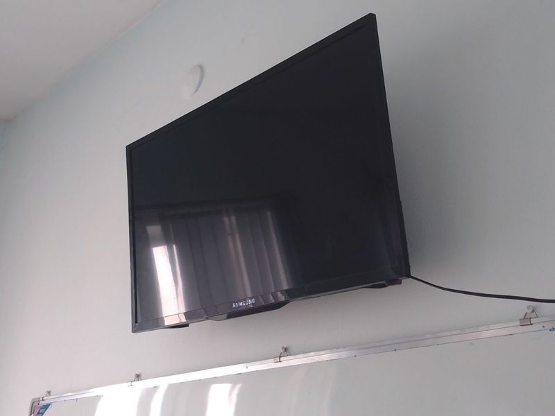 Samsung smart telvizor sotiladi Samsung smart telvizor sotiladi