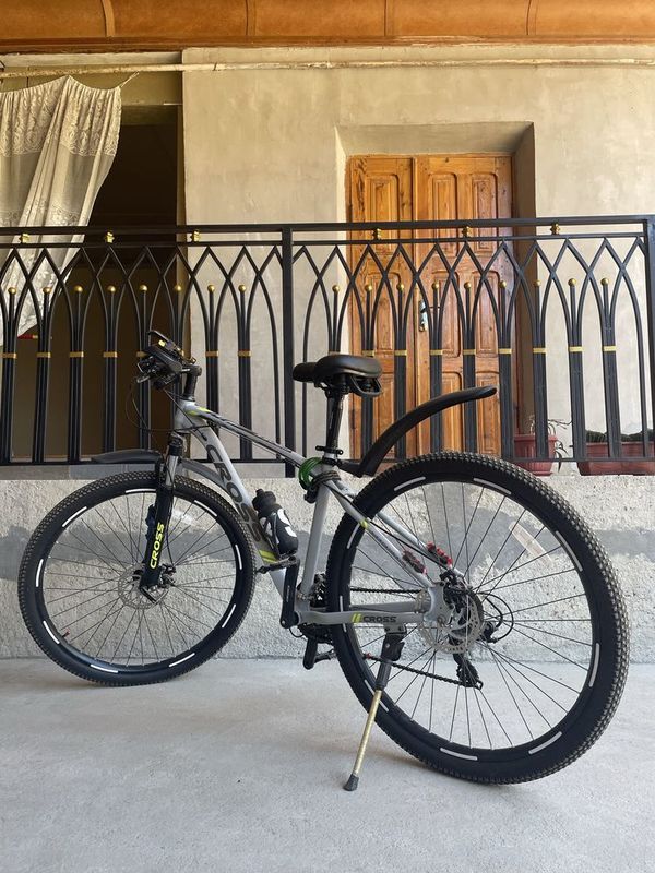 Velosiped sotiladi yengide Velosiped sotiladi yengide