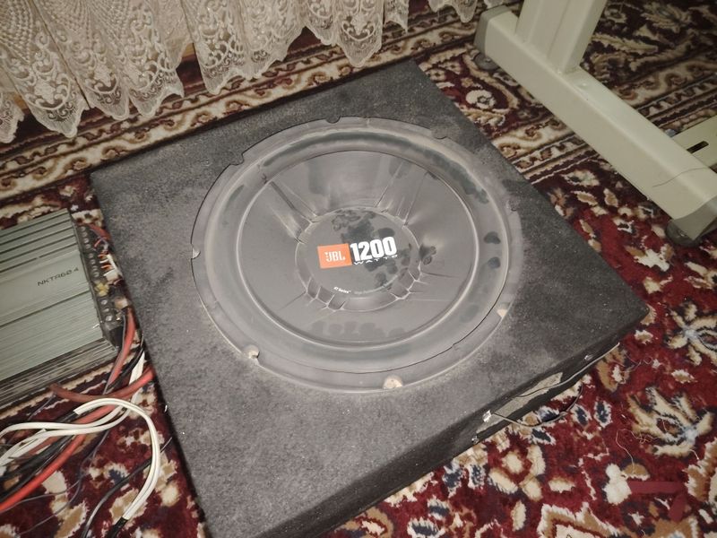 Bufer usiliter tulpan simi vixidni kabellari bilan Bufer usiliter tulpan simi vixidni kabellari bilan