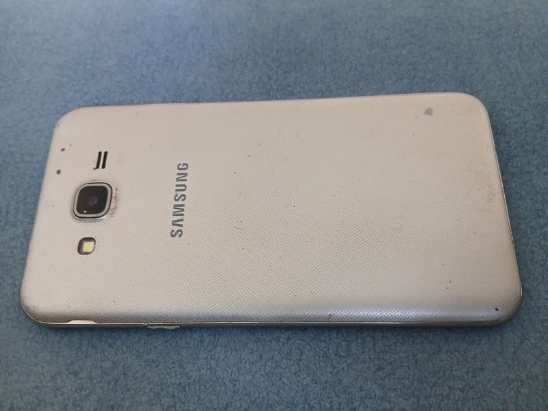 J7 telefon sotiladi J7 telefon sotiladi