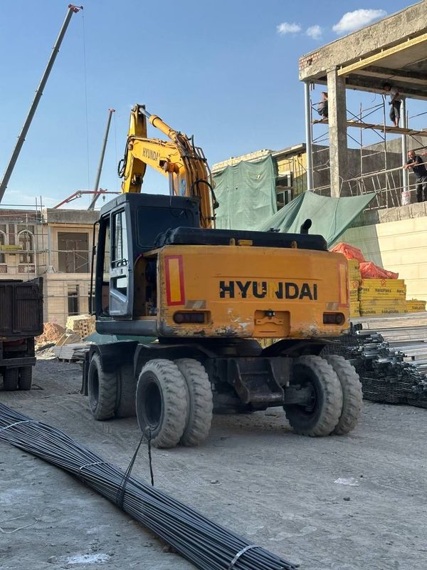 Ekskavator Hyundai W1400 Ekskavator Hyundai W1400