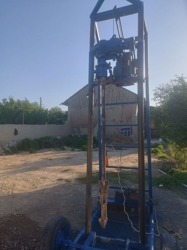 Buravoy sotiladi 40 metr trubasi bor benzinli ishlaydi narxi 40 milyon Buravoy sotiladi 40 metr trubasi bor benzinli ishlaydi narxi 40 milyon
