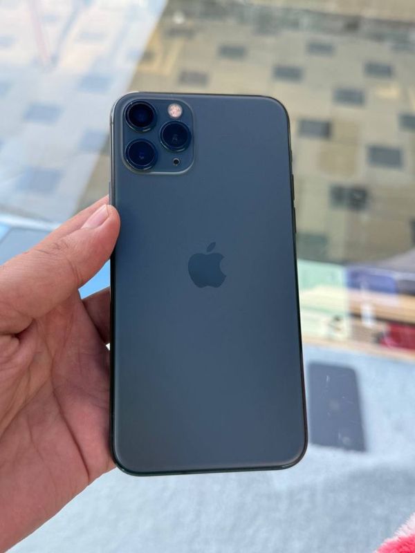 iPhone 11 pro holati yahshi 512 talik