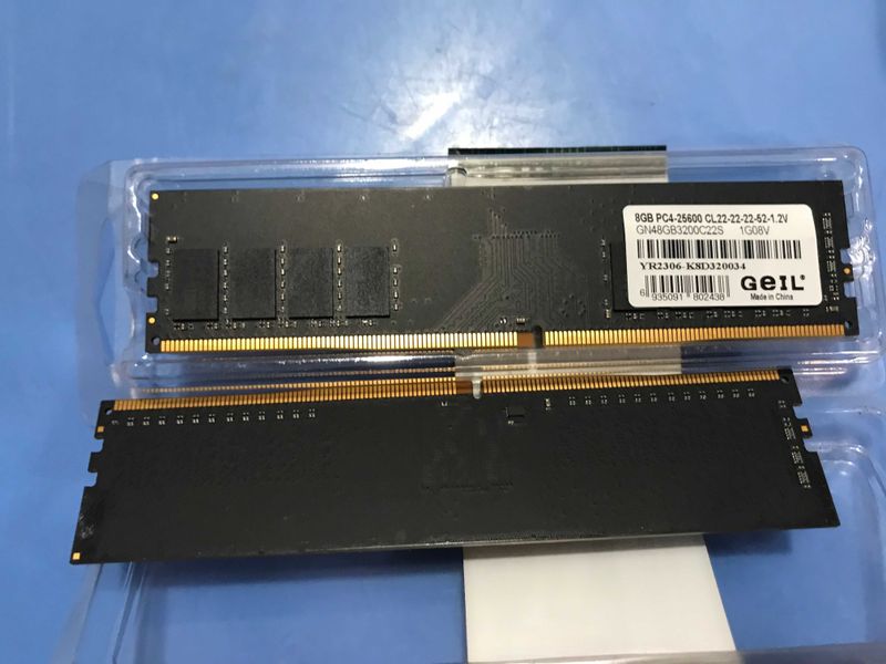 Оперативная память DDR4 8GB х2 = 16GB 3200 частота