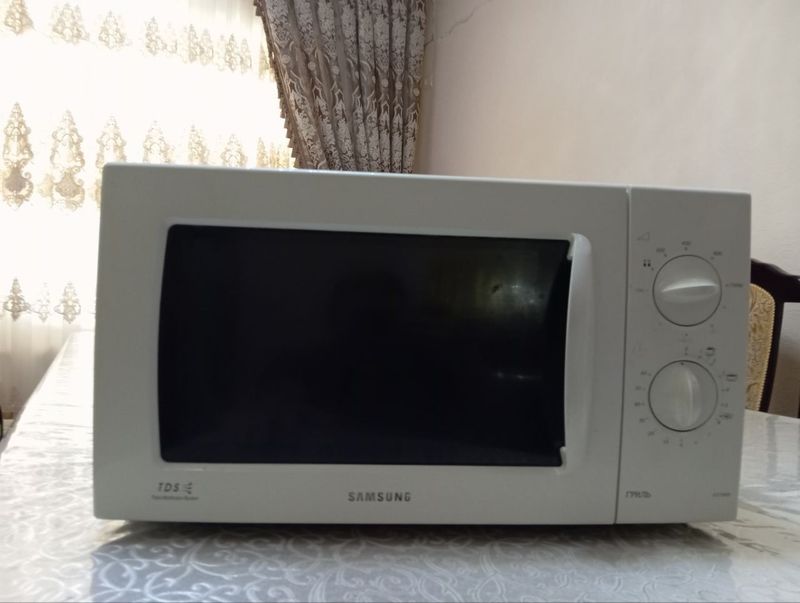 Mikrovolnovka samsung Mikrovolnovka samsung