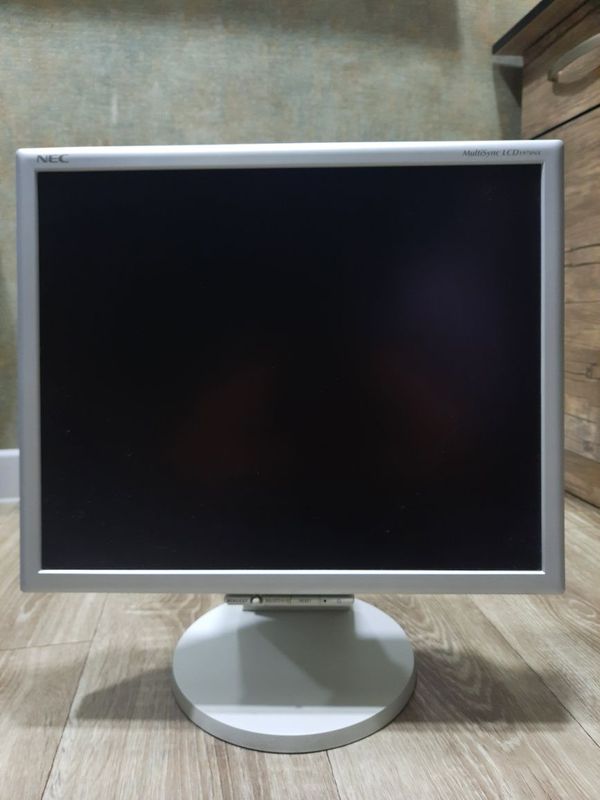 Монитор 19" NEC MultiSync LCD1970NXp