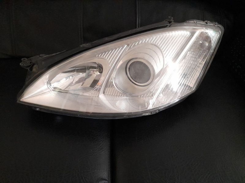 Продам фары от Mercedes 221 Продам фары от Mercedes 221