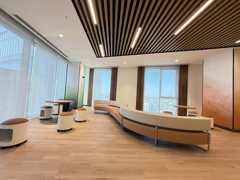 Сдается просторный офис 1600 м² в бизнес-центре "Trilliant" Сдается просторный офис 1600 м² в бизнес-центре "Trilliant"