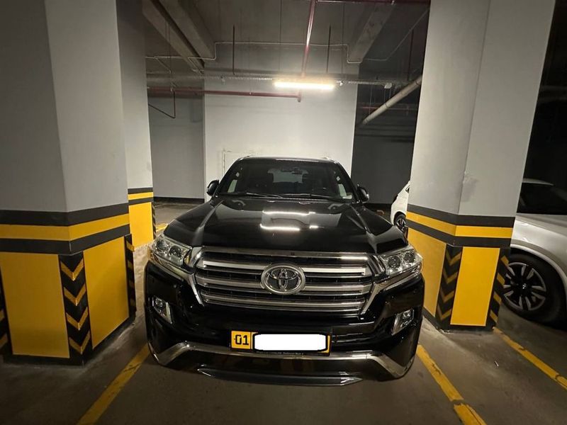Продается Toyota Land Cruiser LC200 GXR V6 2017 Продается Toyota Land Cruiser LC200 GXR V6 2017