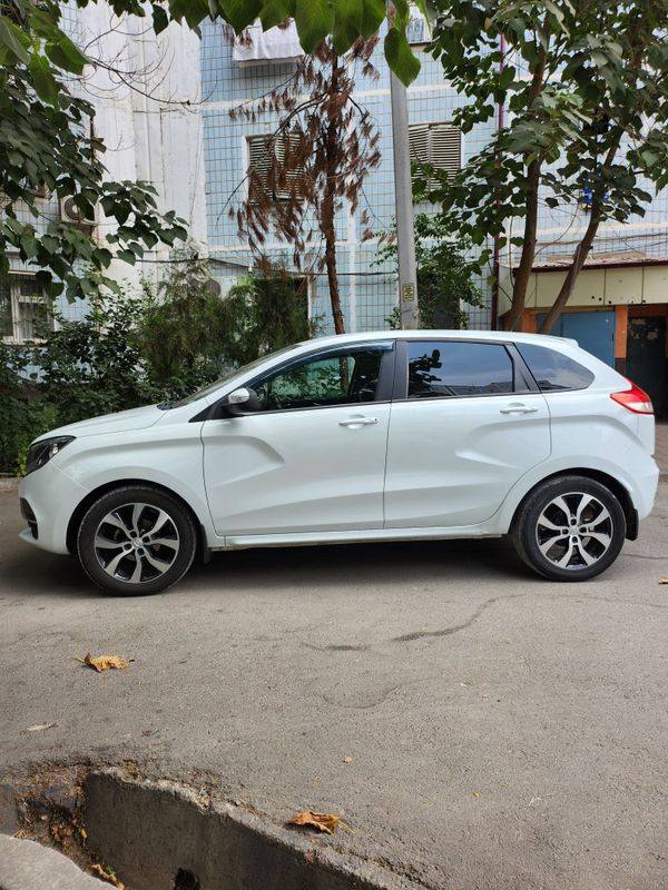 Lada xray 1.8m avtomat gaz90 Lada xray 1.8m avtomat gaz90