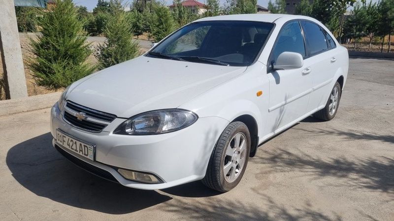 Жентра сотилади йили 2019 пр 130000 эшик краска коган жойи тоза