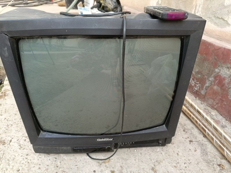 Televizor sotiladi Televizor sotiladi