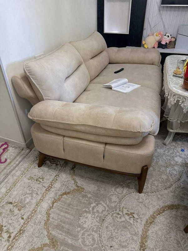 Yumshoq mebel to‘plami – Divan +2 ta kreslo (zamonaviy dizayn) Yumshoq mebel to‘plami – Divan +2 ta kreslo (zamonaviy dizayn)