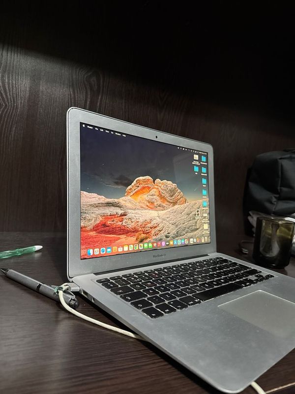 Mac Book Air 13 (2014) Mac Book Air 13 (2014)