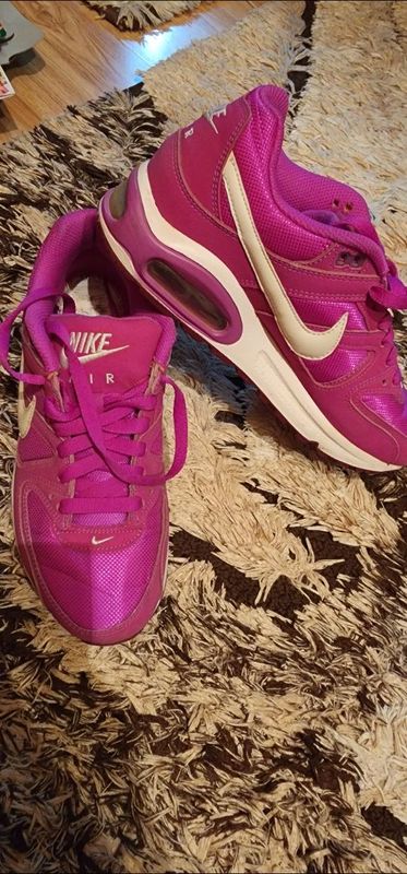 Кроссовки 39 рр NIKE Air Max оригинал состояние отличное