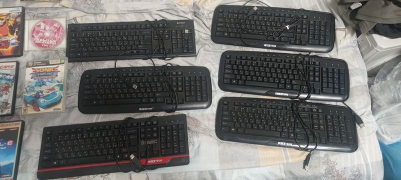продам клавиатуру и диски с играми