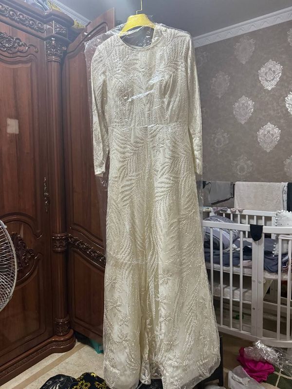 Yengi koylak sotiladi vechirniy koylak 46 razmerda Yengi koylak sotiladi vechirniy koylak 46 razmerda