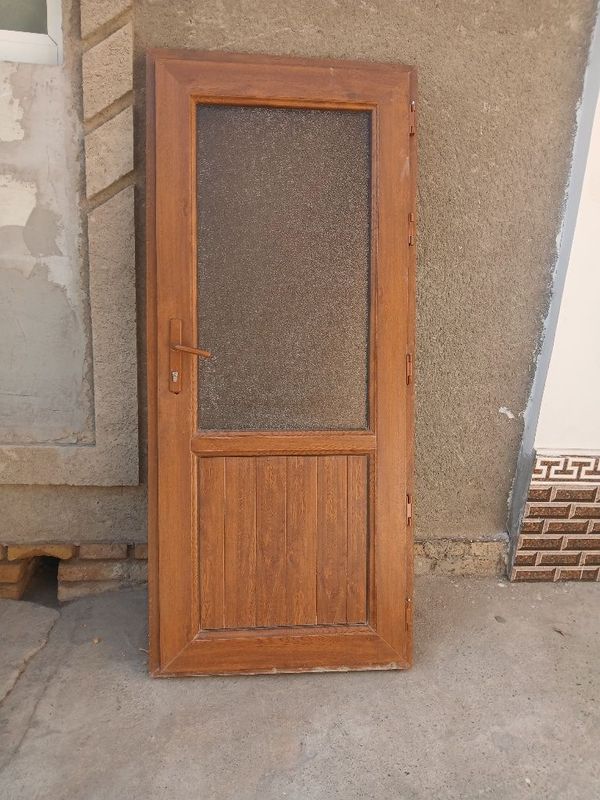 Akfa eshik 2 qavatli xolati judaxam zor marxamat qilib olinglar arzon Akfa eshik 2 qavatli xolati judaxam zor marxamat qilib olinglar arzon