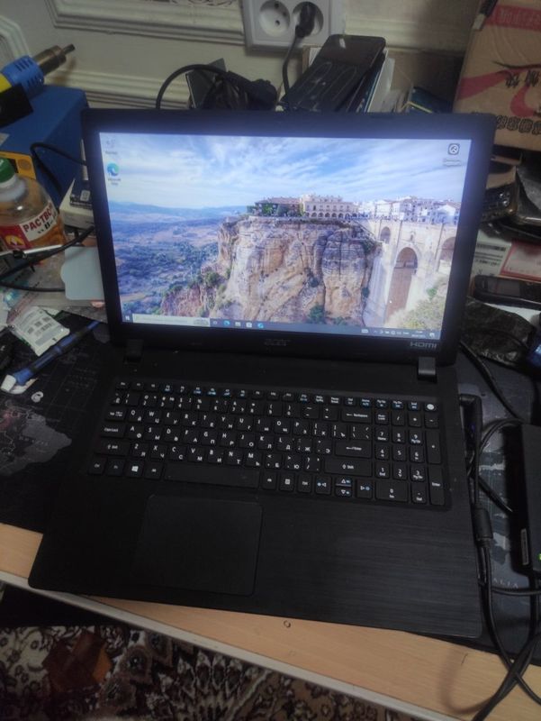 Acer 360° lik noutbuk Acer 360° lik noutbuk