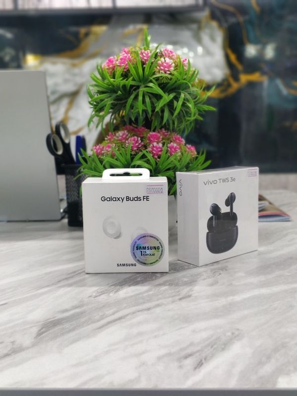 Galaxy Buds Fe va Vivo TWS 3e