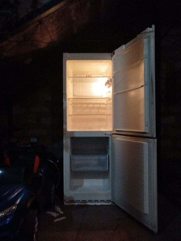 Холодильник босч яхши холатда Холодильник босч яхши холатда