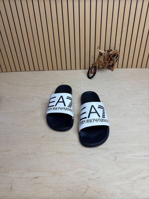 Emporio armani orginal kiyilgan Emporio armani orginal kiyilgan