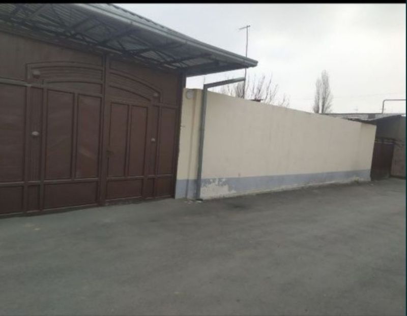 Ховли сотилади Назарбек