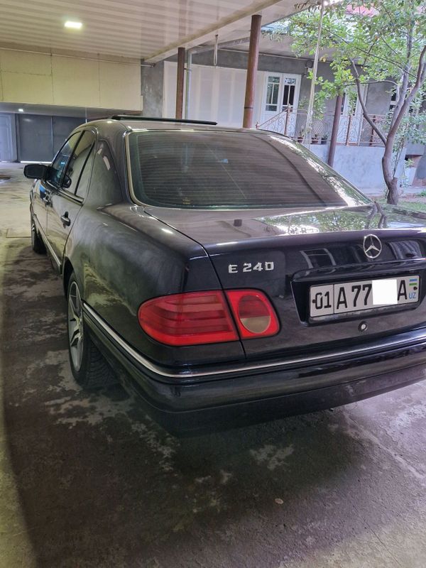 Mercedes-Benz W210 Mercedes-Benz W210