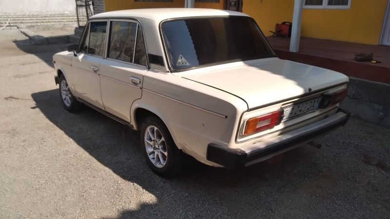 Vaz 2106 sotiladi