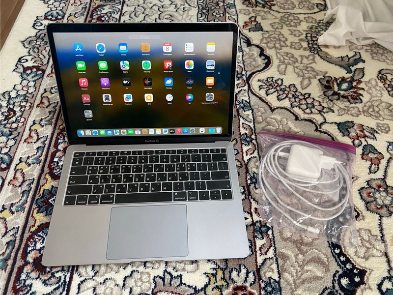 MacBook Air 2018 i3 8gb MacBook Air 2018 i3 8gb
