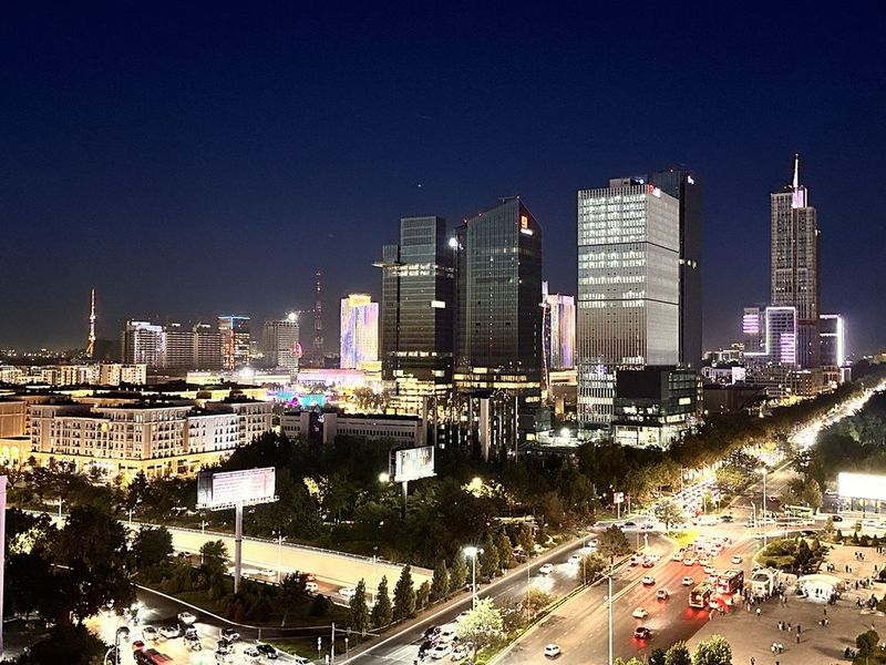 Посуточная квартира в жк NRG U-tower 14 вид из окна Посуточная квартира в жк NRG U-tower 14 вид из окна