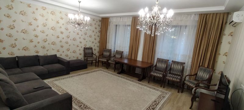 Сдаём квартиру в самом центре города г. Ташкента, между Хум Сдаём квартиру в самом центре города г. Ташкента, между Хум