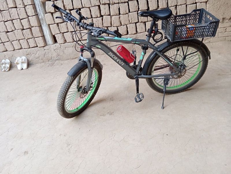 Velosiped sotiladi narxi 900,000 ming sôm Velosiped sotiladi narxi 900,000 ming sôm