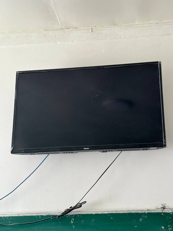 Roison UHD led TV Roison UHD led TV
