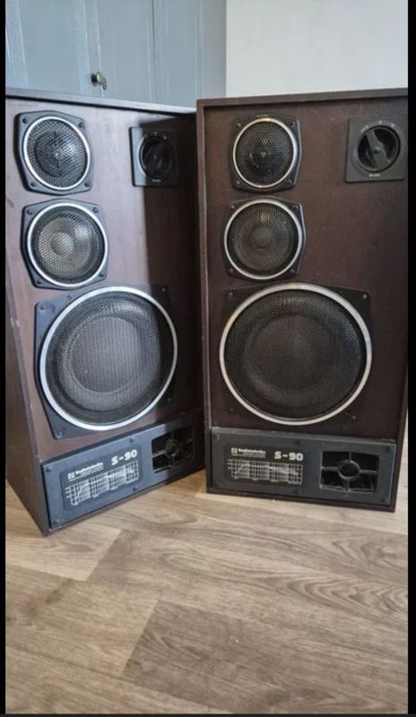Продам RADIOTEHIKA S 90 012 Продам RADIOTEHIKA S 90 012