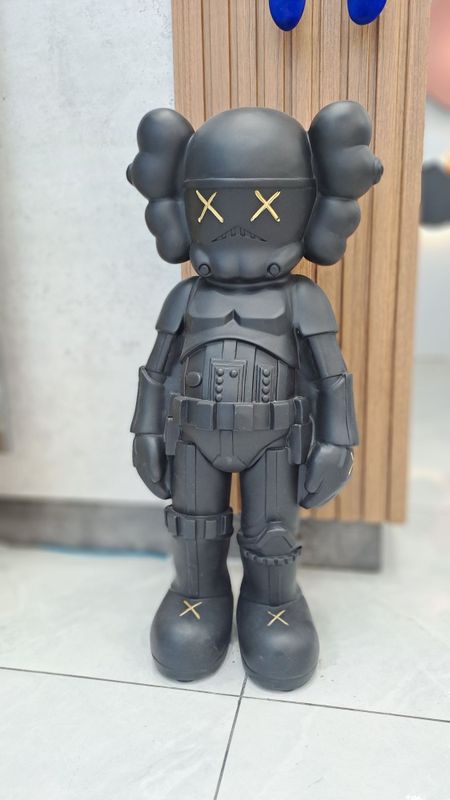 KAWS игрушка / фигура